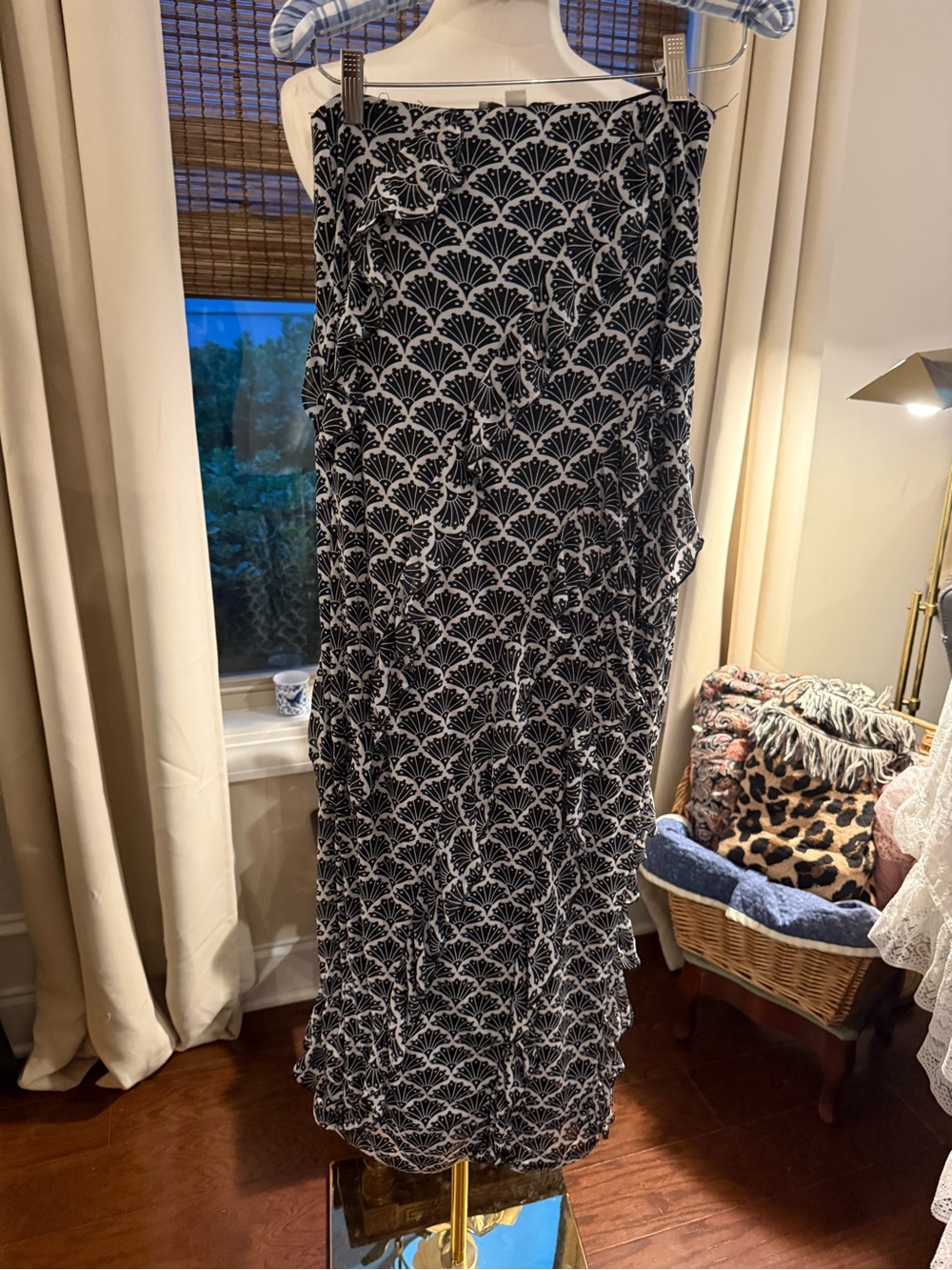 Black & White Printed Maxi Skirt - Elegant Fan Motif